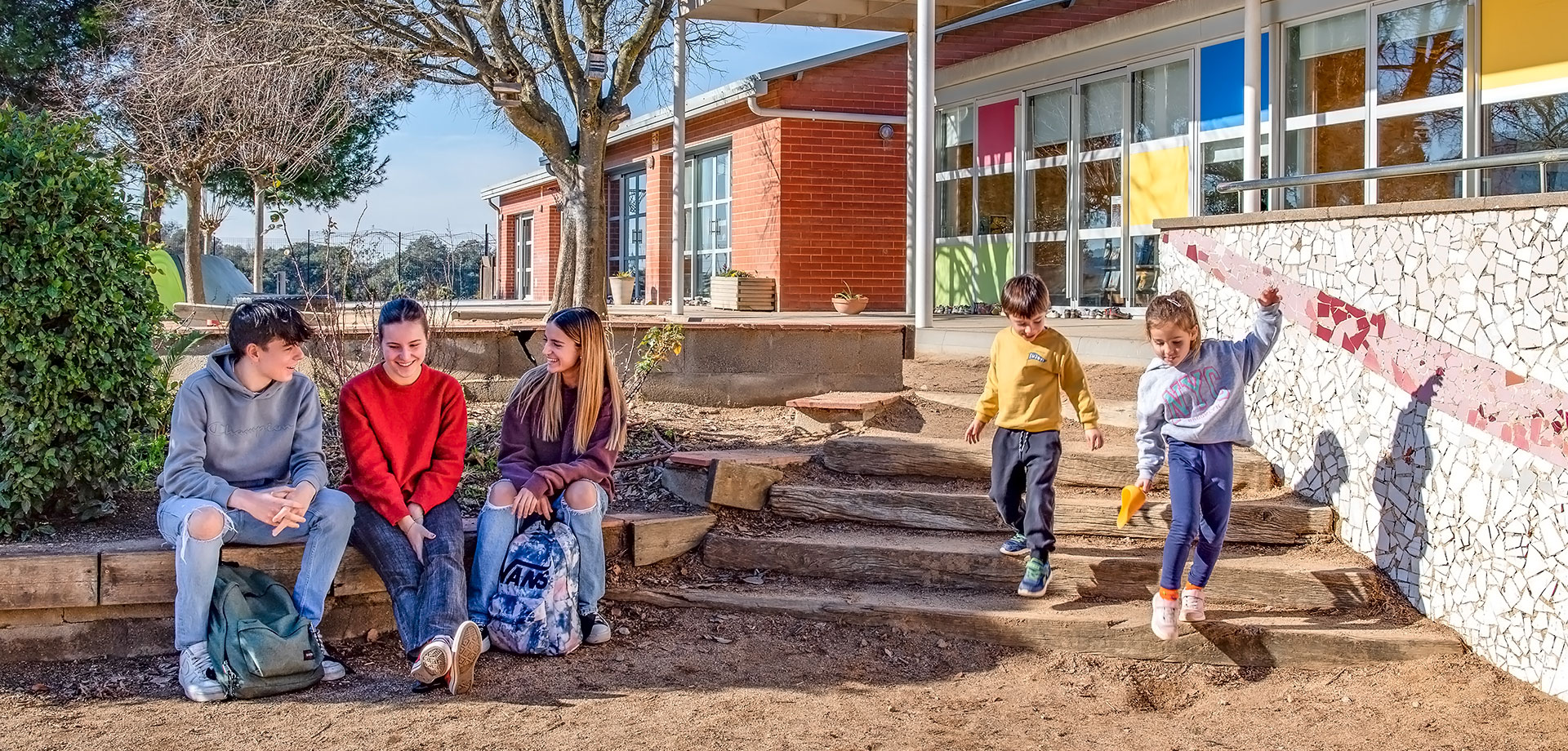 Escola-Ginebro-Formem-persones-1920x920-1 - Comunicació Ginebró